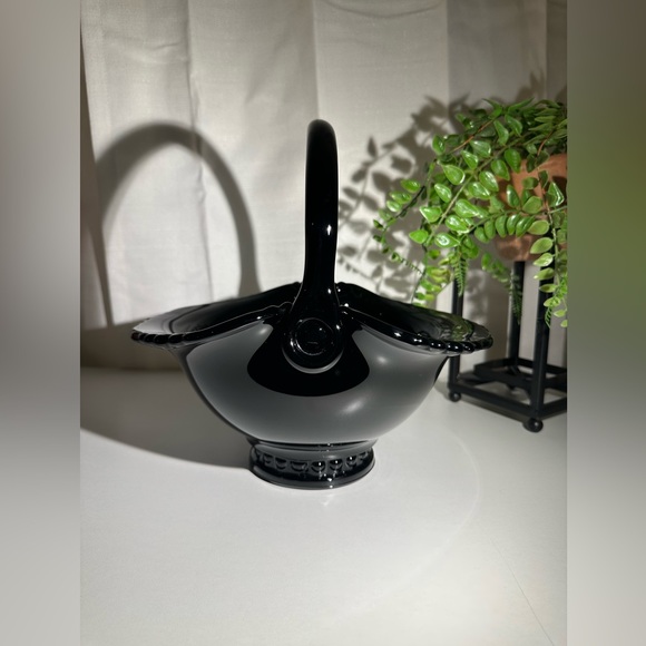 Vintage Large Tiara Black Indiana Large Glass Basket - Picture 3 of 9